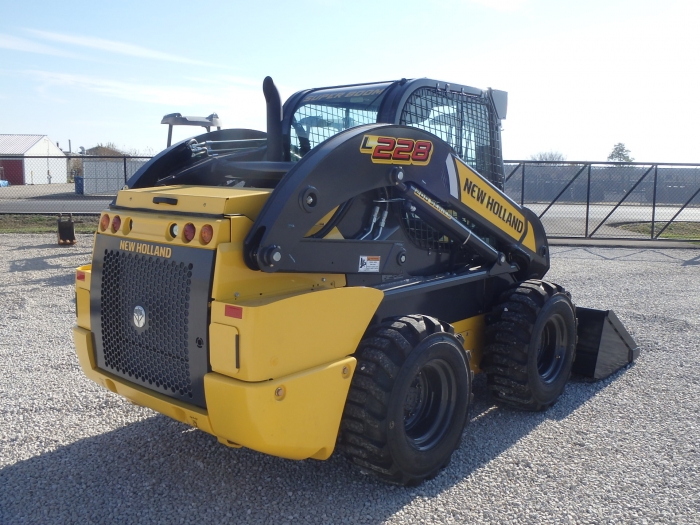 USED New Holland Skid Steer L228